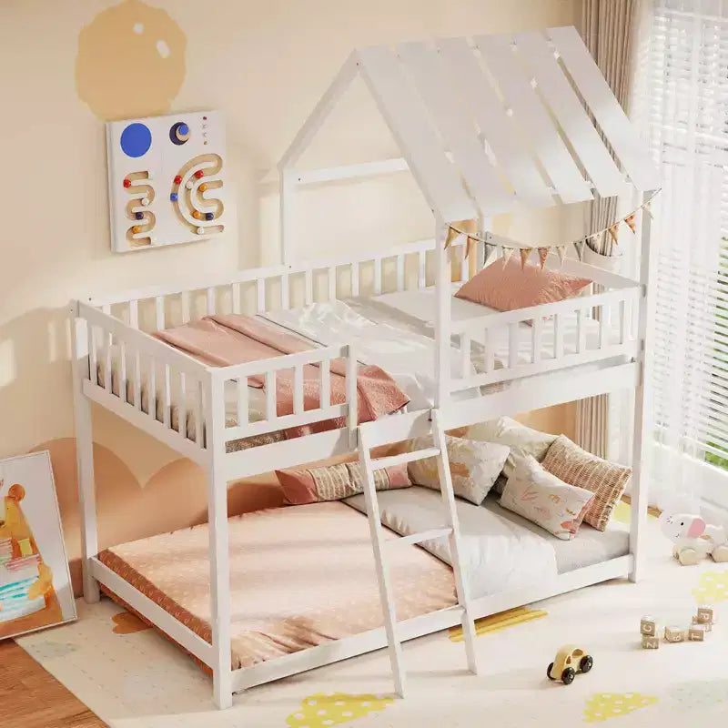 Lit superposé cabane jumeau sur jumeau avec toit, échelle et barrières de sécurité pleine longueur pour enfants Naturel/Blanc